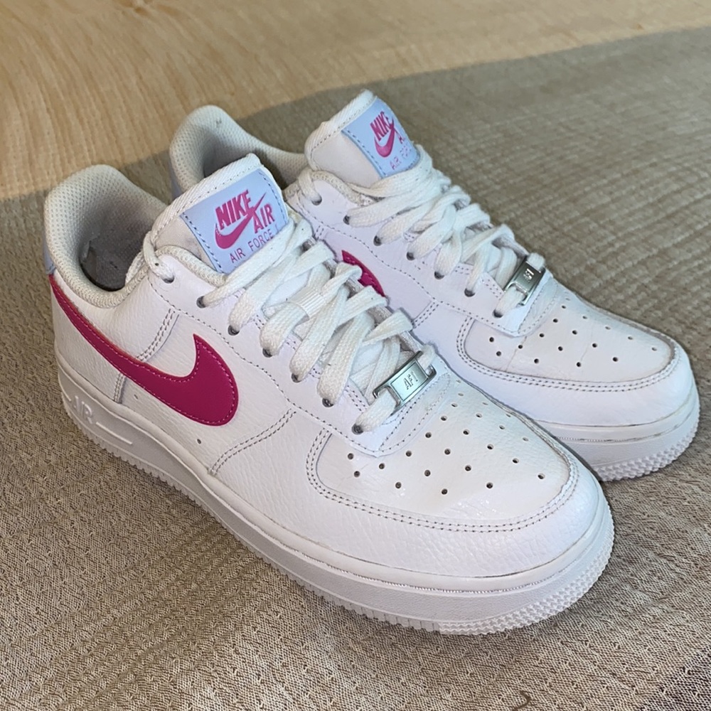 Women’s Nike Air Force Ones White/Fire Pink